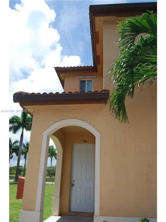 12080 SW 268th St 24, Homestead, FL 33032