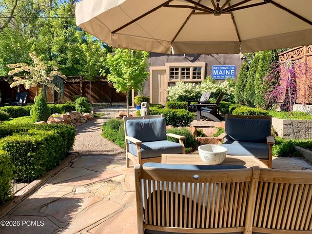 367 E 3rd Avenue, Salt Lake City, UT 84103