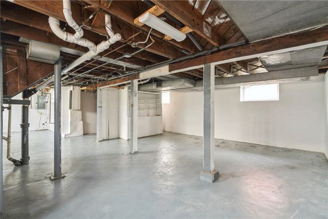 226 Johnson Ave, Cedar Rapids, IA 52405