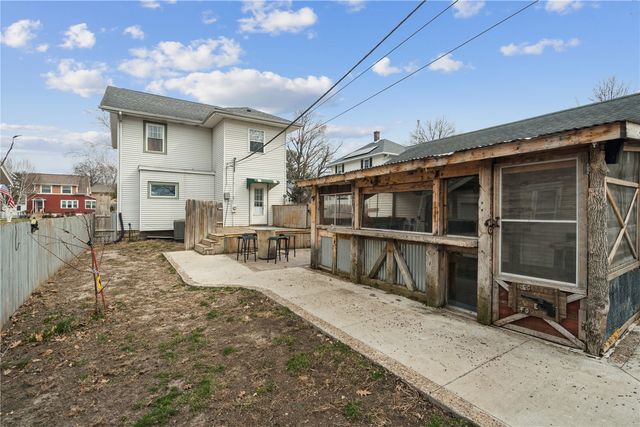 226 Johnson Ave, Cedar Rapids, IA 52405