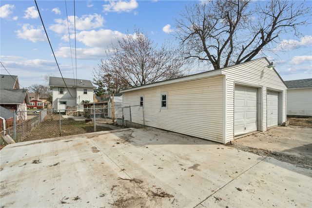 226 Johnson Ave, Cedar Rapids, IA 52405