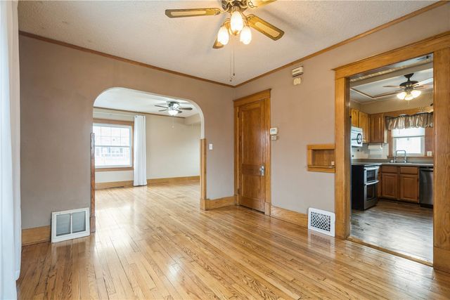 226 Johnson Ave, Cedar Rapids, IA 52405