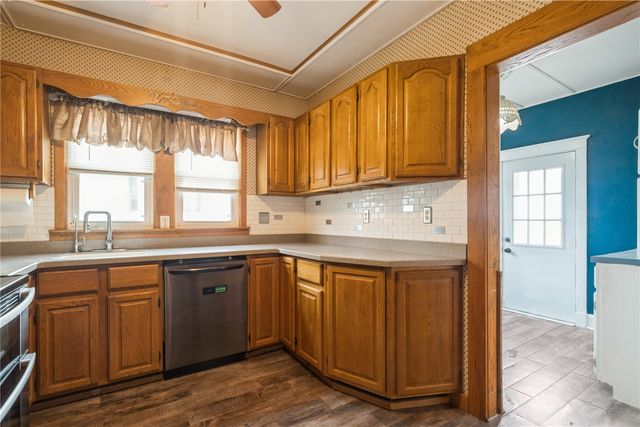 226 Johnson Ave, Cedar Rapids, IA 52405