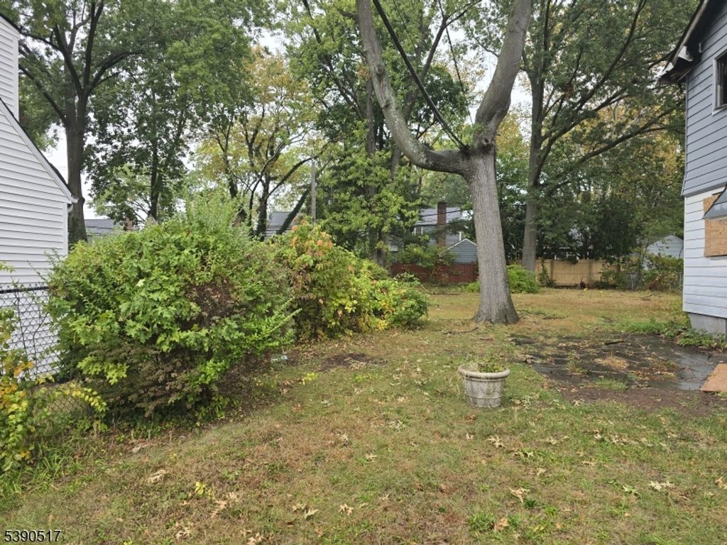 58 Fair St, East Orange City, NJ 07017