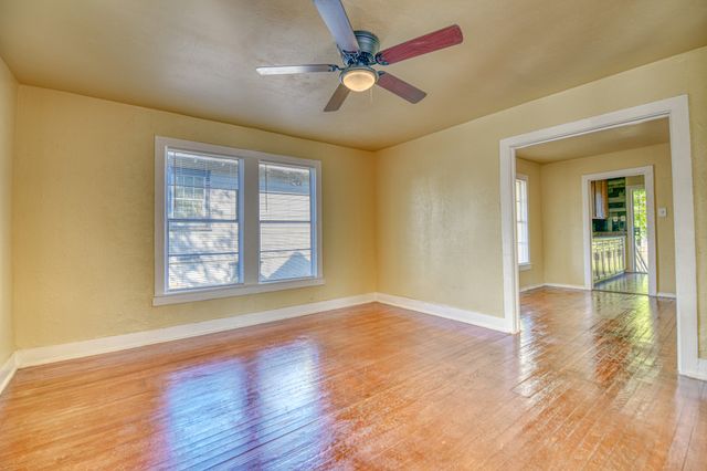 1559 Vermont Avenue, Dallas, TX 75216