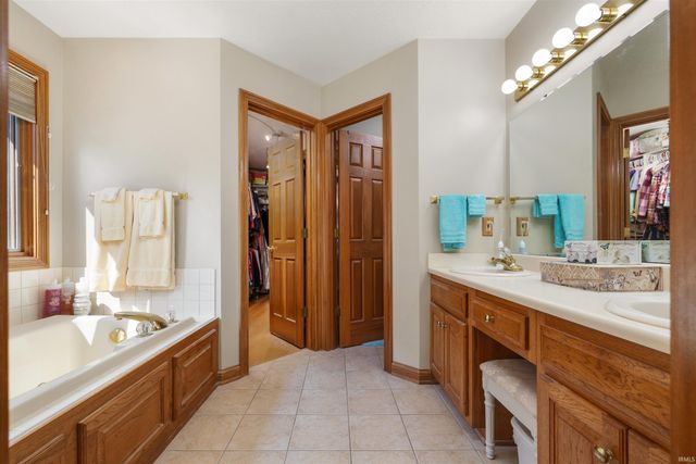 6615 Cherry Hill Parkway, Fort Wayne, IN 46835