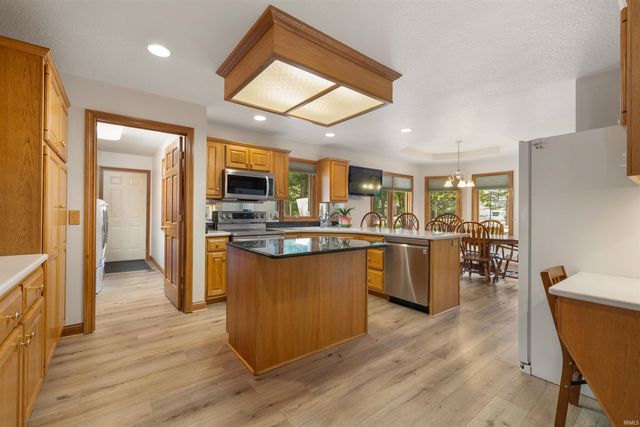 6615 Cherry Hill Parkway, Fort Wayne, IN 46835