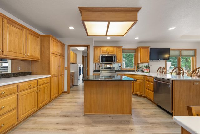 6615 Cherry Hill Parkway, Fort Wayne, IN 46835