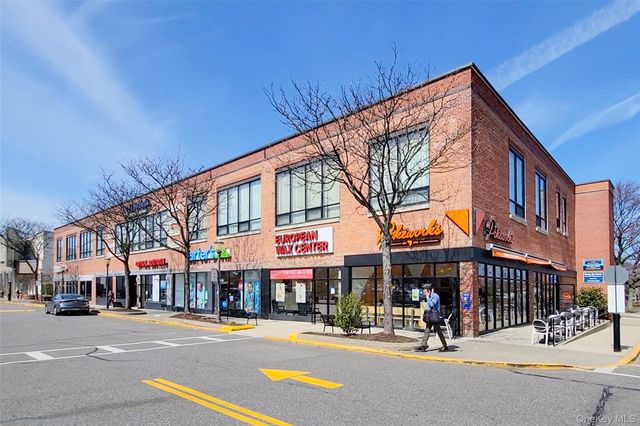 196-32 69th Ave 1st Fl, Fresh Meadows, NY 11365