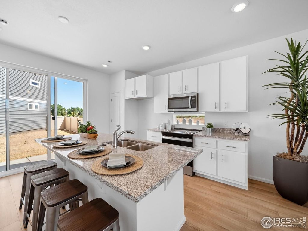 3379 Pearwood Dr, Johnstown, CO 80534