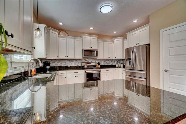 411 Maple RD, Yorktown, VA 23690