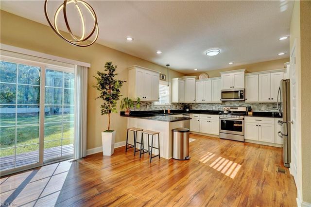 411 Maple RD, Yorktown, VA 23690