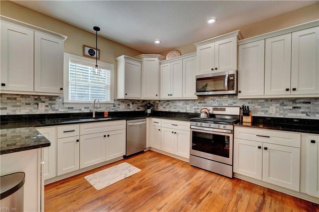 411 Maple RD, Yorktown, VA 23690