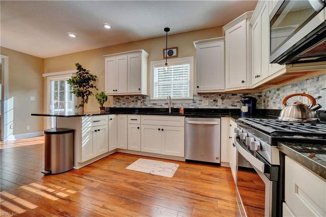 411 Maple RD, Yorktown, VA 23690