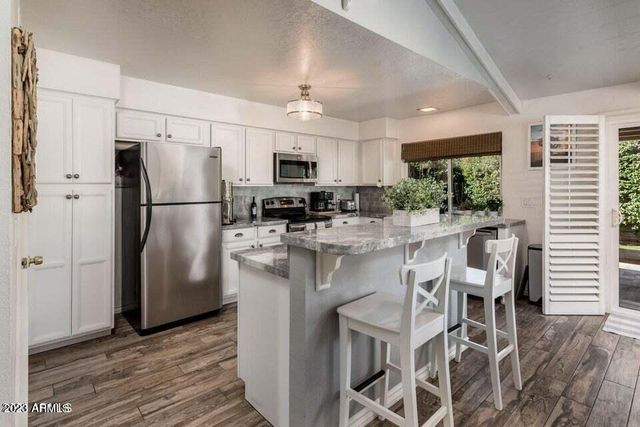 7526 N VIA DE LA CAMPANA A --, Scottsdale, AZ 85258