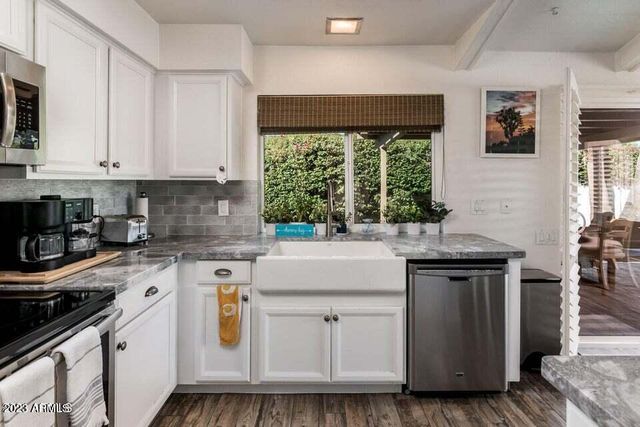 7526 N VIA DE LA CAMPANA A --, Scottsdale, AZ 85258