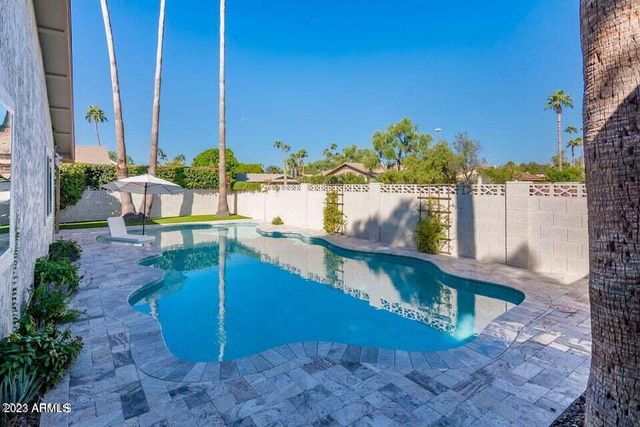 7526 N VIA DE LA CAMPANA A --, Scottsdale, AZ 85258