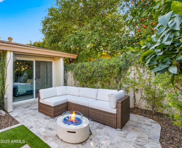 7526 N VIA DE LA CAMPANA A --, Scottsdale, AZ 85258