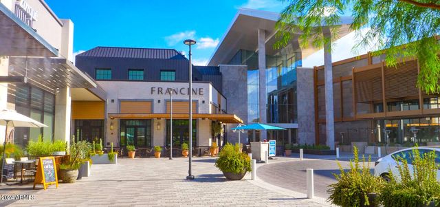 7526 N VIA DE LA CAMPANA A --, Scottsdale, AZ 85258