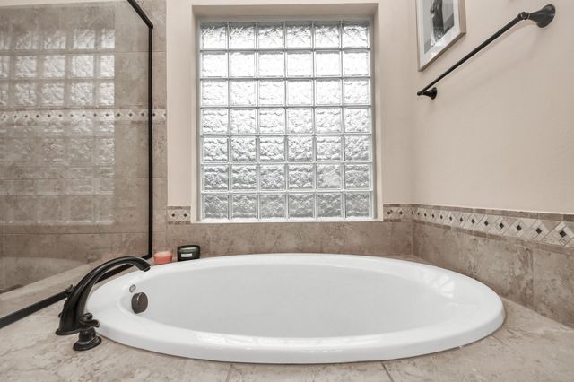 16211 Canova Hill Lane, Houston, TX 77044