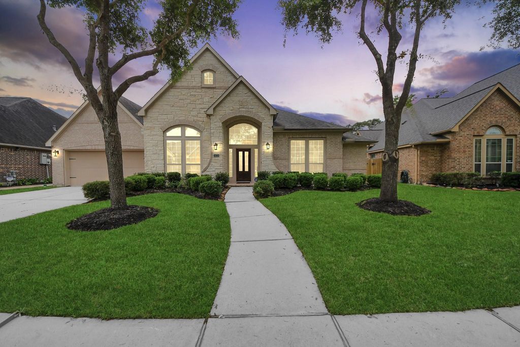 16211 Canova Hill Lane, Houston, TX 77044