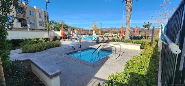 321 Canoe Ct., Santee, CA 92071