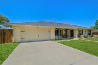 2008 Kirk Drive, Brenham, TX 77833