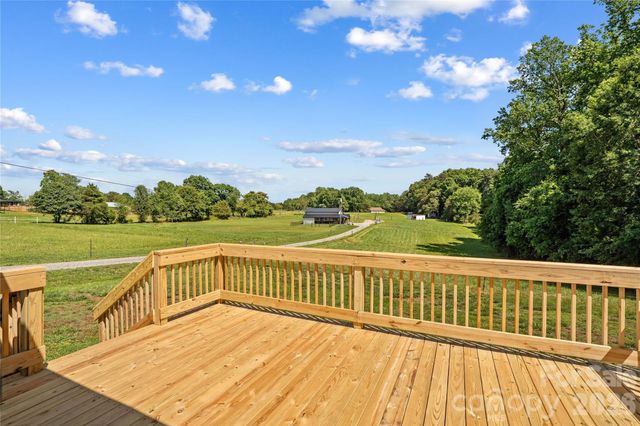 777 Midway Road, Statesville, NC 28625