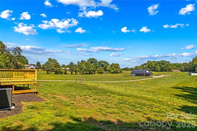 777 Midway Road, Statesville, NC 28625