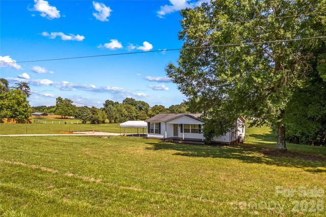 777 Midway Road, Statesville, NC 28625