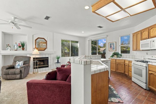 6401 Cedar Ranch Dr, Citrus Heights, CA 95621