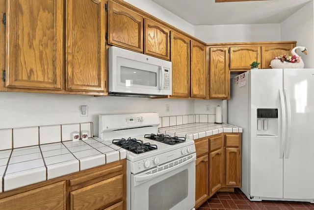 6401 Cedar Ranch Dr, Citrus Heights, CA 95621