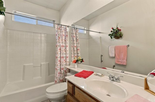 6401 Cedar Ranch Dr, Citrus Heights, CA 95621
