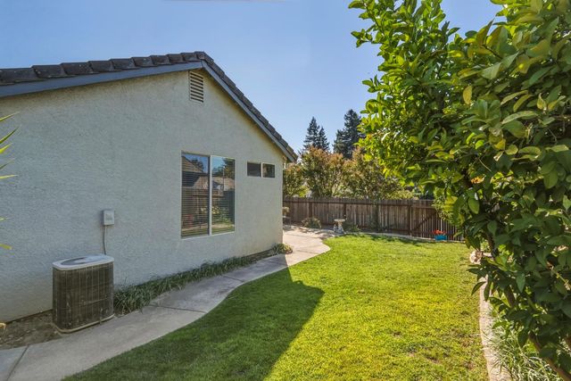 6401 Cedar Ranch Dr, Citrus Heights, CA 95621