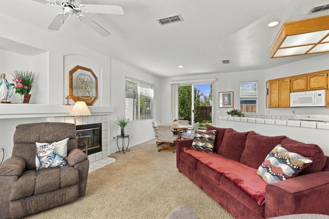6401 Cedar Ranch Dr, Citrus Heights, CA 95621