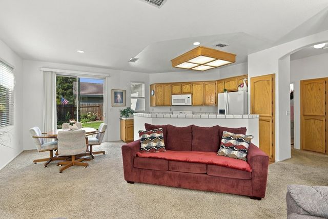 6401 Cedar Ranch Dr, Citrus Heights, CA 95621