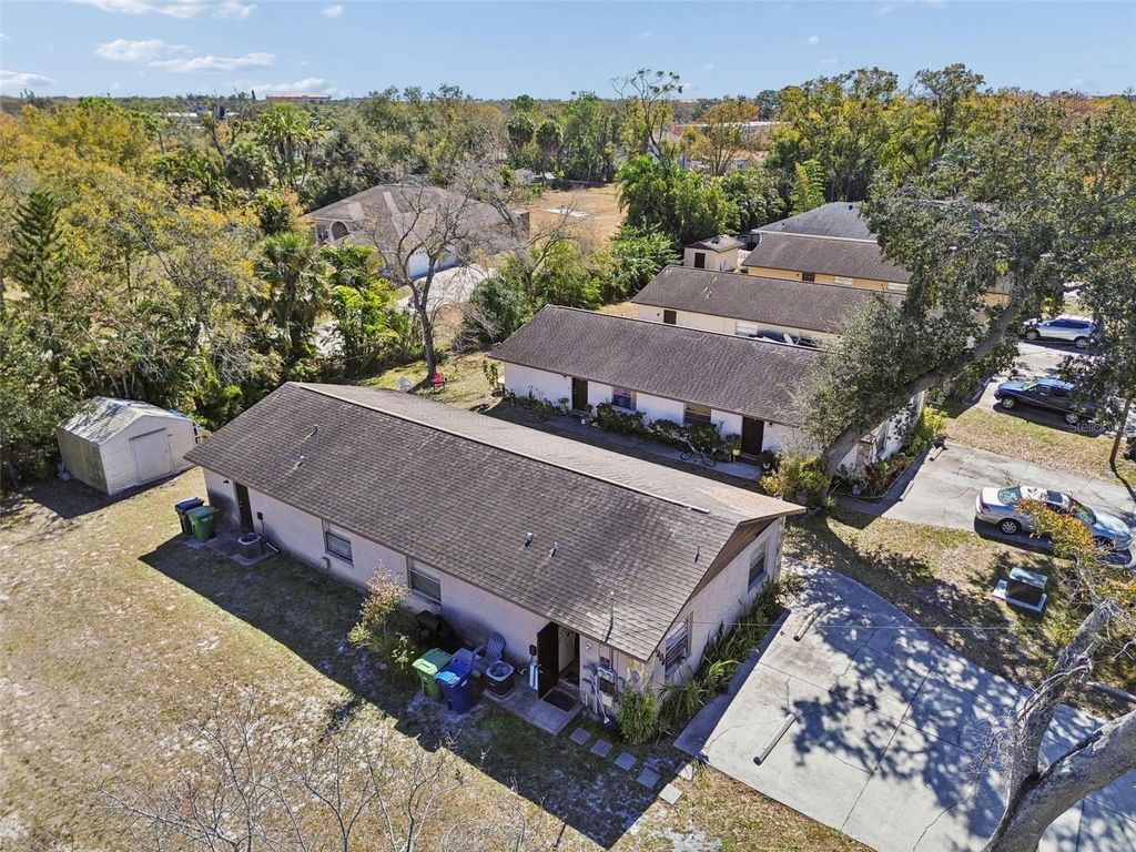 Image 12 of property listing at 6404 S ADELIA AVENUE, Tampa, FL 33616