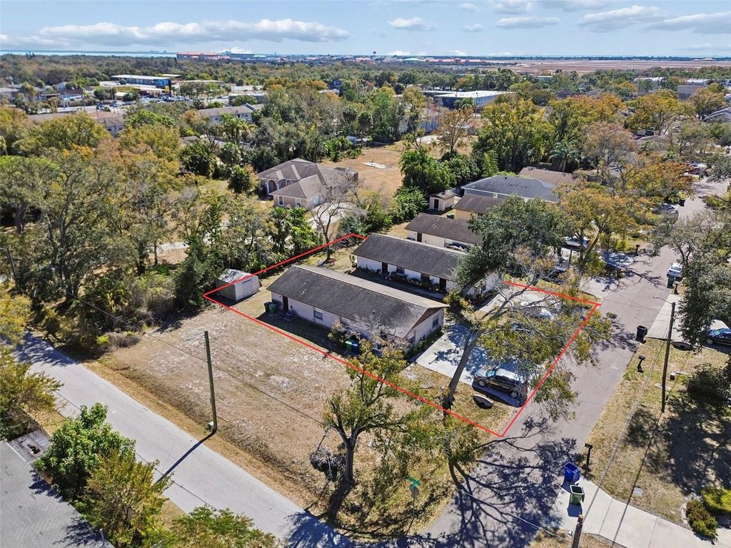 Image 13 of property listing at 6404 S ADELIA AVENUE, Tampa, FL 33616