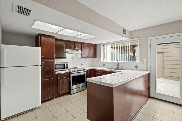 12873 High Star Drive, Houston, TX 77072