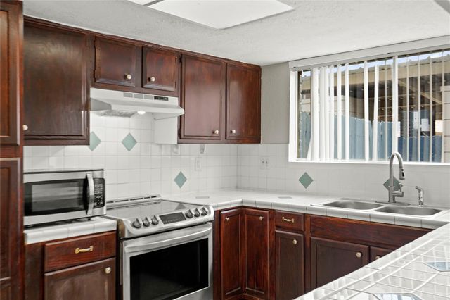 12873 High Star Drive, Houston, TX 77072