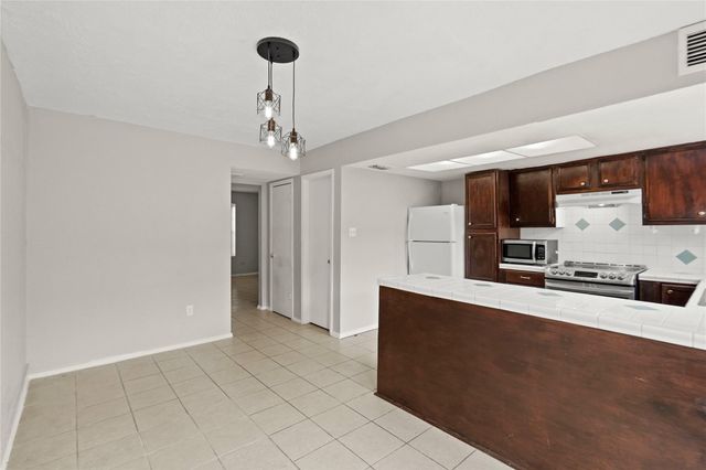 12873 High Star Drive, Houston, TX 77072