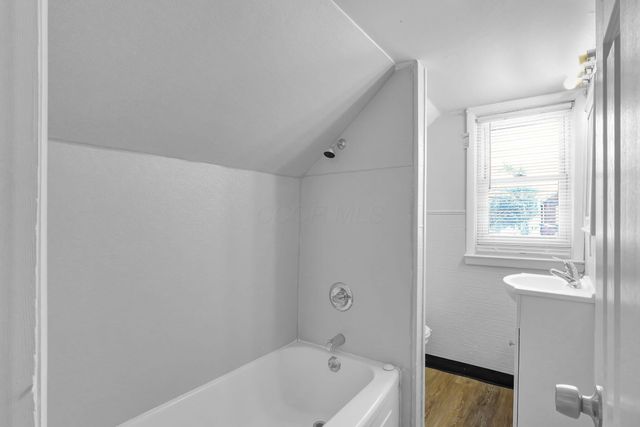 1366 Duxberry Avenue, Columbus, OH 43211