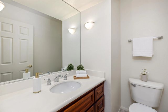 13286 Ocean Vista Rd, San Diego, CA 92130