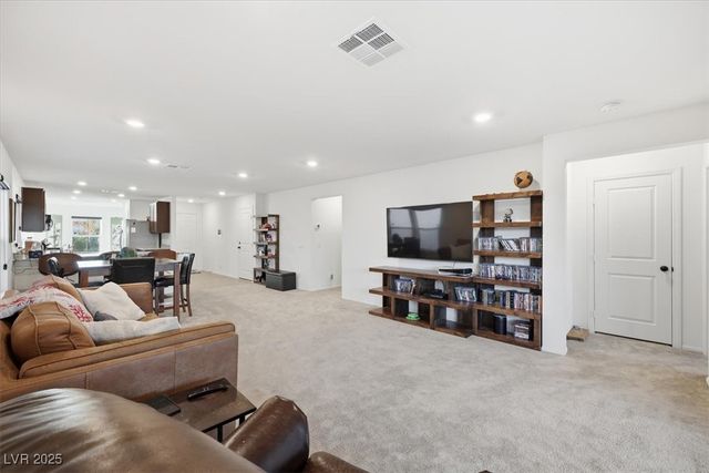 1418 Majestic Pond Avenue, North Las Vegas, NV 89084