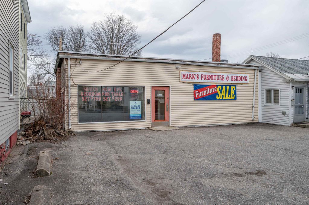 51 1/2 Kinsley Street, Nashua, NH 03062
