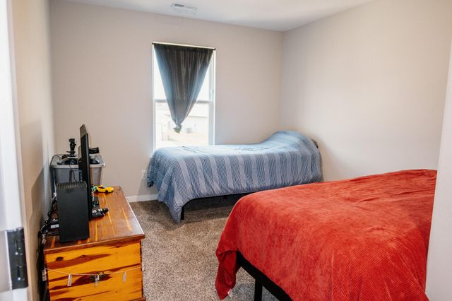 887 S Parkside Circle, Nixa, MO 65714