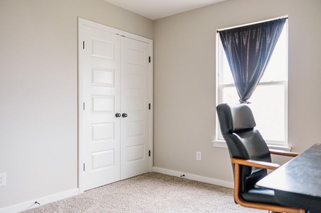 887 S Parkside Circle, Nixa, MO 65714