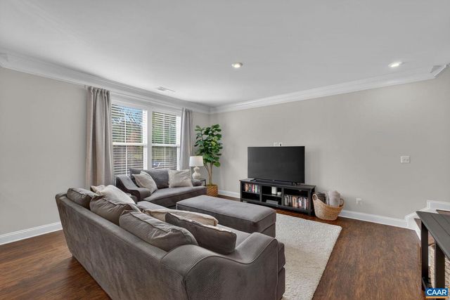 386 CLAIBOURNE RD, Crozet, VA 22932