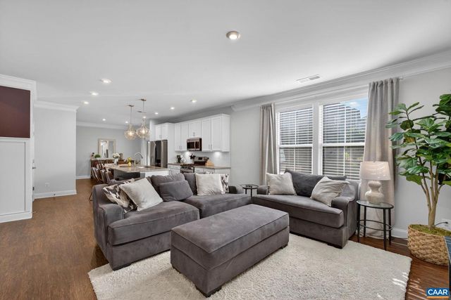 386 CLAIBOURNE RD, Crozet, VA 22932