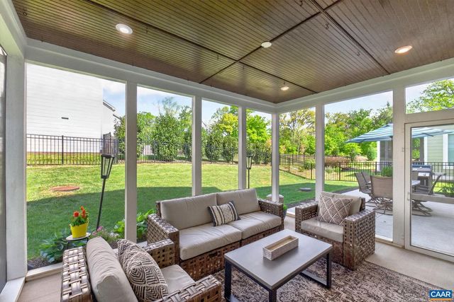 386 CLAIBOURNE RD, Crozet, VA 22932